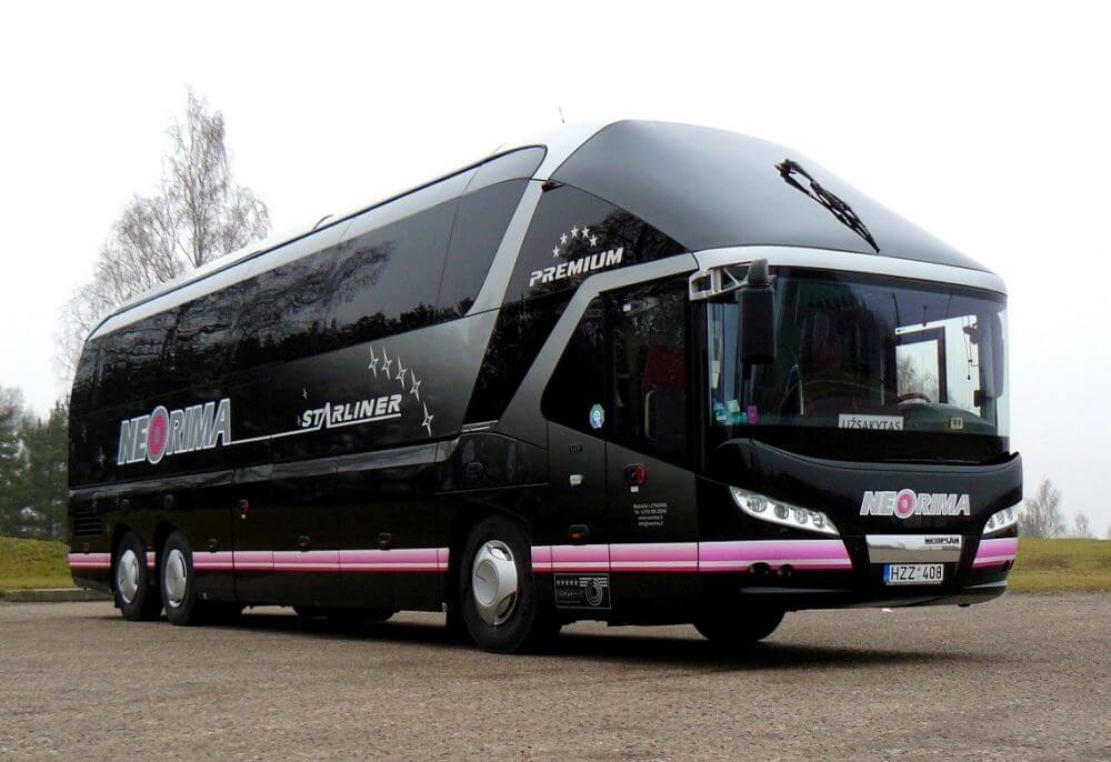 Autobusas Neoplan Starliner. Autobusų nuoma.